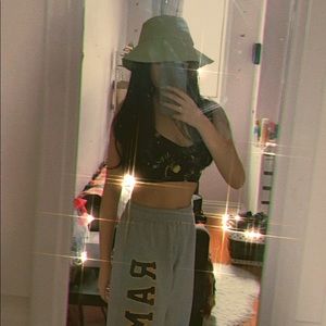 Meet your Posher, Caitlin